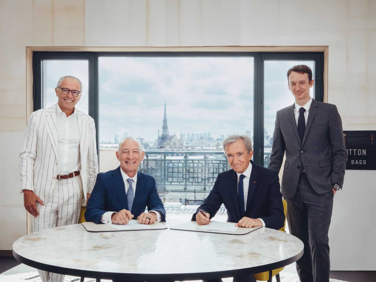 Vertragsunterzeichnung Stefano Domenicali, President and CEO of Formula 1, Bernard Arnault, Chairman and CEO, LVMH, Frederic Arnault LVMH Watches